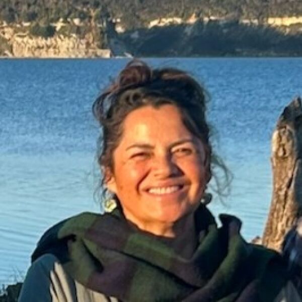 Annie Mahara. 